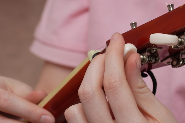 detal haftu z nitką